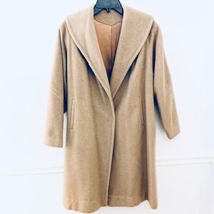 KERRYBROOKE Vintage
100% Imported Mongolian Cashmere Coat, camel